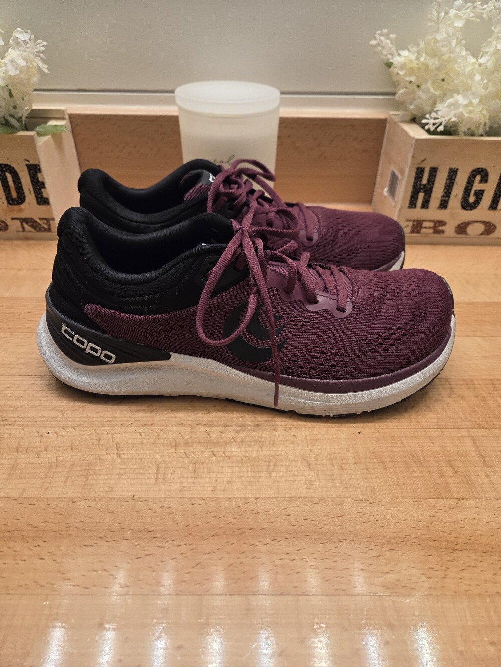 Topo Athletic Women's Ultrafly 4 Road Running Shoes Wine/Black Size 9